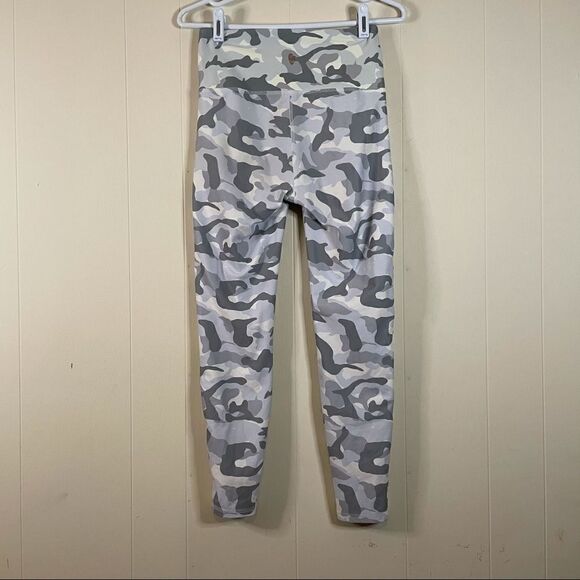 Ellie Camo Athletic Leggings - Picture 3 of 5